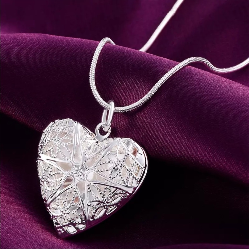 ☀️ Silver Heart Necklace chain